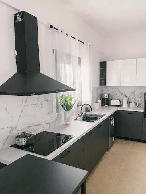 Md Residence Near The Beach W Bbq And Private Parking Херсониссос Экстерьер фото